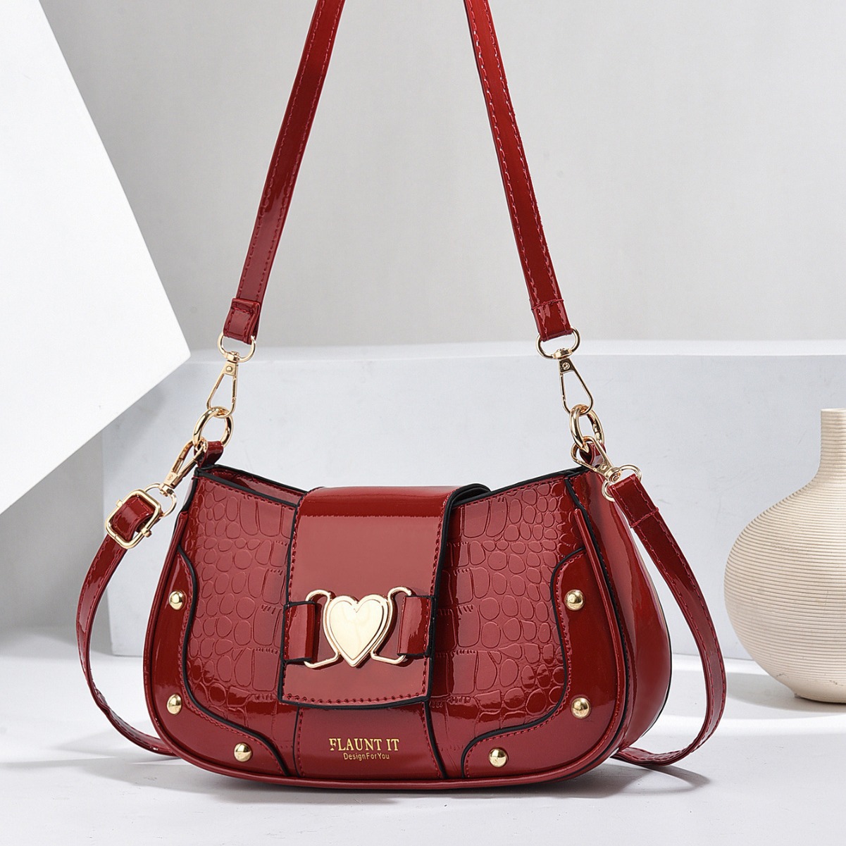A new, stylish, mini and niche PU women's bag with a shiny leather bag for women full figure