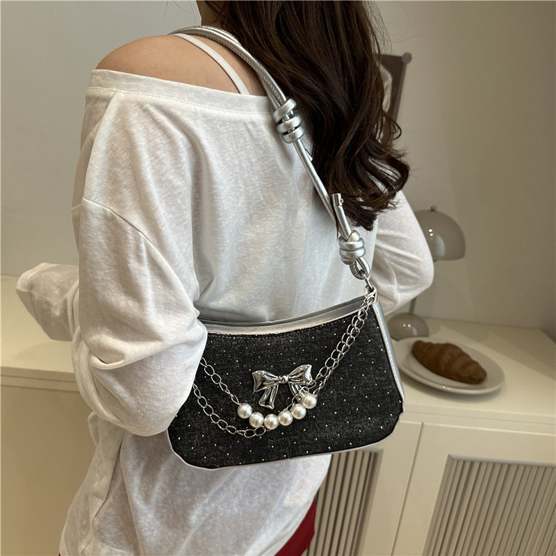 A new, high-quality single-shoulder crossbody bag with a Korean-style fashionable chain bag, featuring a niche design for underarm women Specification drawing