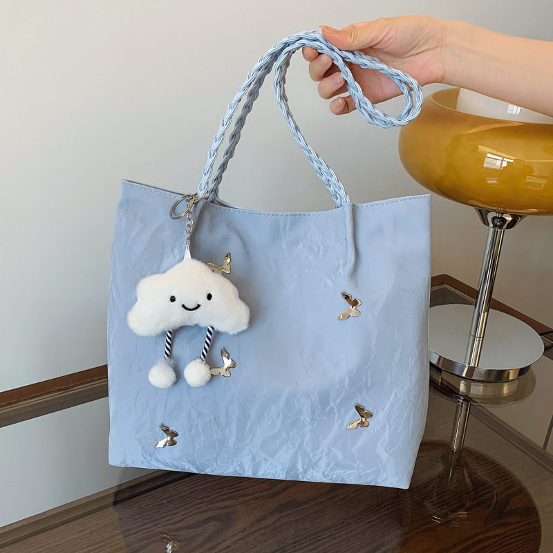 Korean niche lightweight tote bag for women, 2025 new model student commuting crossbody bag, large capacity bucket bag full figure