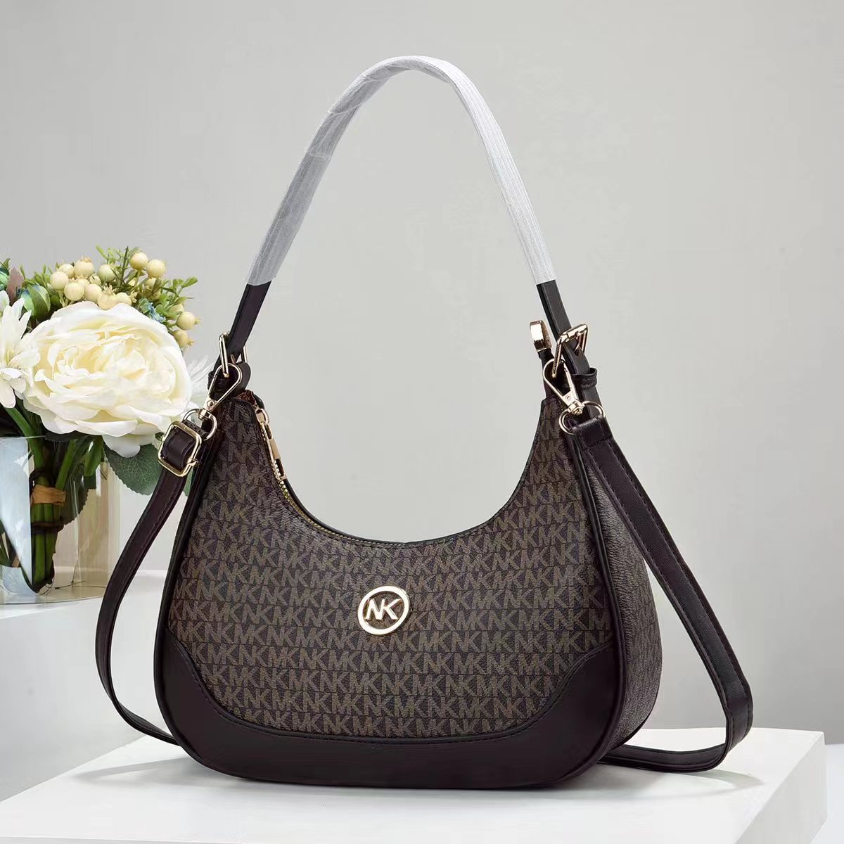 Underarm bag for women, high-end and fashionable crescent-shaped baguette bag, simple and casual, 2024 new single-shoulder hand-held shell dumpling bag Specification drawing