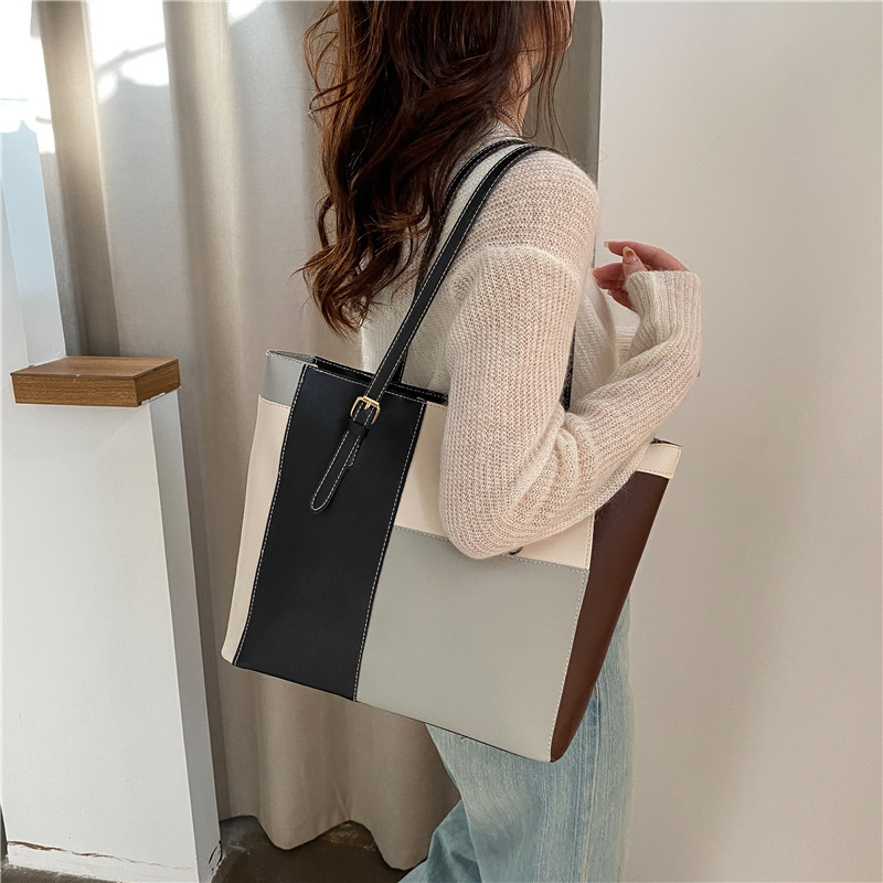 New large-capacity tote bag for commuting, women's underarm bag, 2022 new trendy autumn hand-held shoulder bag, high-quality large bag Specification drawing