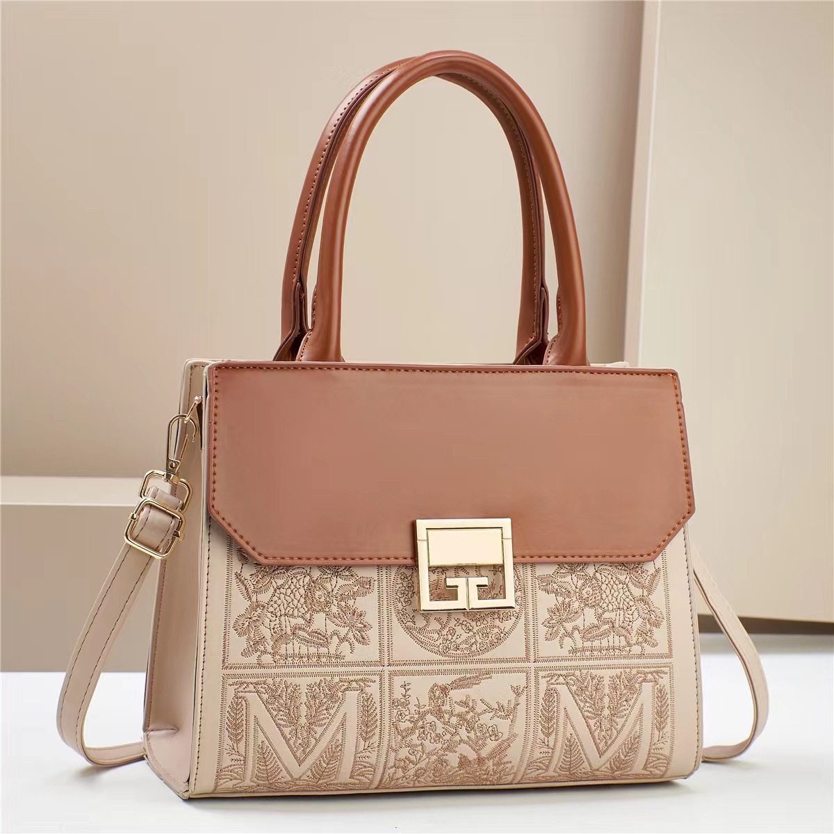 The new summer single-shoulder crossbody bag from the manufacturer for 2024 is elegant, versatile and fashionable. It's a bestseller for women full figure
