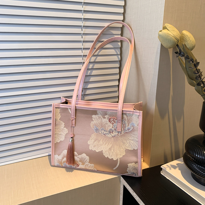 The 2024 new national trend fashion simple and popular pattern single-shoulder bag with unique and niche design tote bag for women full figure