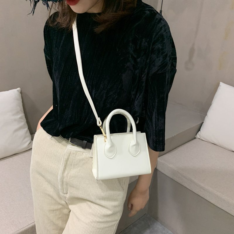 The new summer fashion, versatile and stylish crossbody bag for women in 2025 is a trendy mini bag Specification drawing