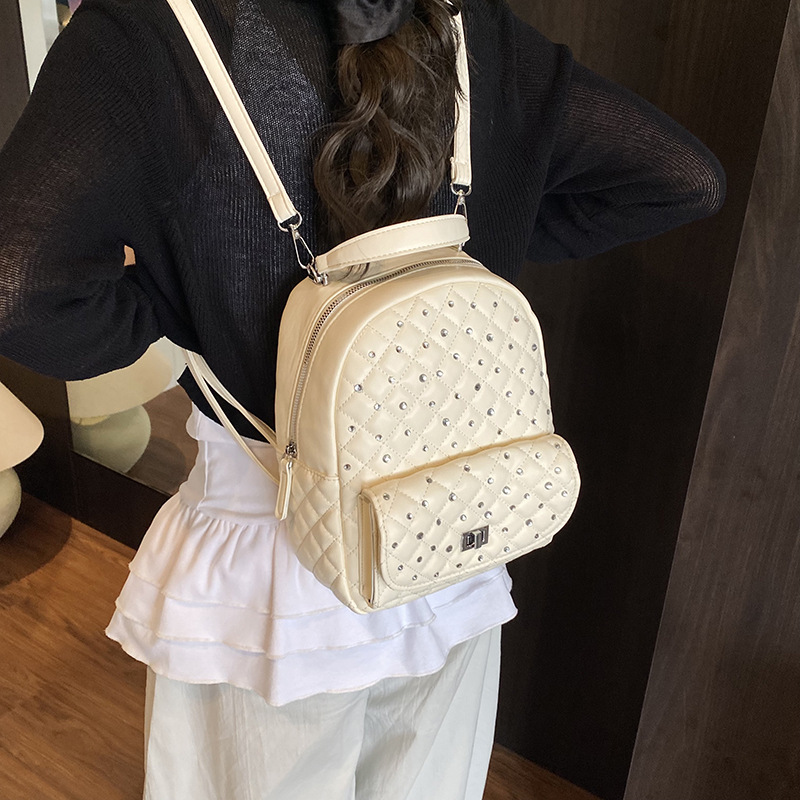 Xiaoxiangfeng Backpack 2025 New trendy and fashionable handbag with diamond-shaped chain, versatile travel backpack details Picture