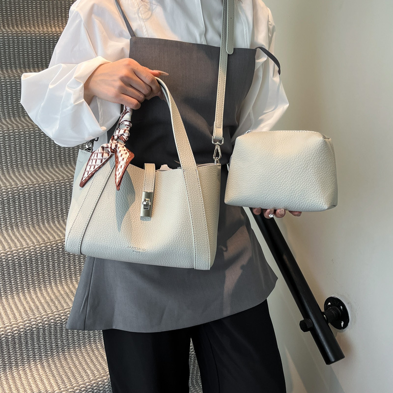 High-end quality handbag, women's 2025 new style niche single-shoulder bucket bag, crossbody vegetable basket commuting tote bag full figure