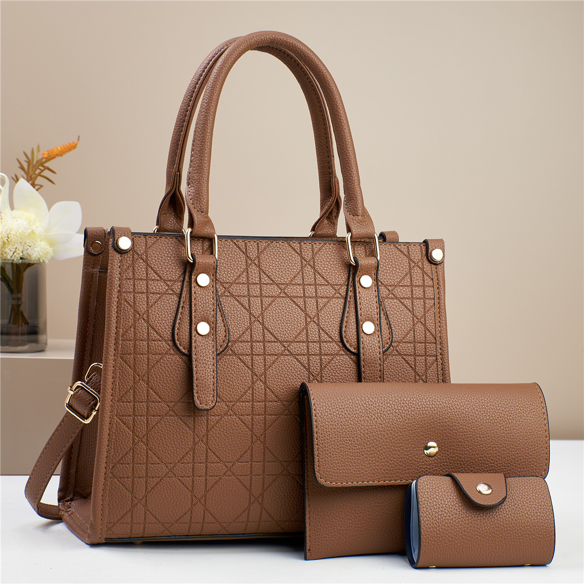Three-piece set of fashionable new women's single-shoulder crossbody bag, a bestseller in foreign trade, a large bag manufacturer's best-selling winter versatile hand-carry Specification drawing
