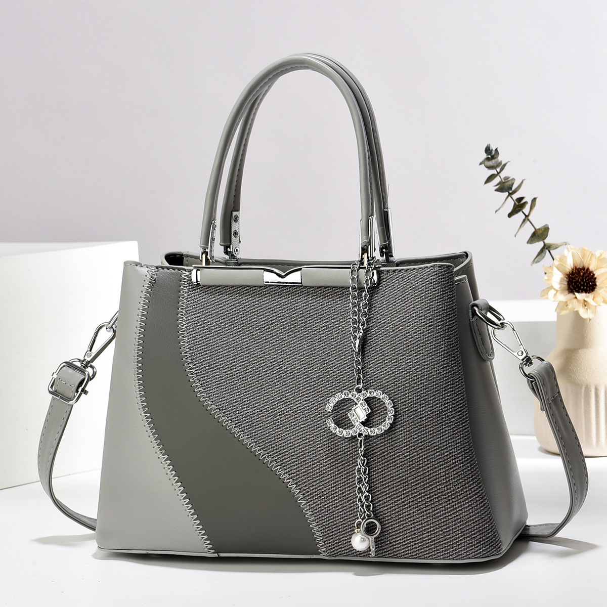 Cross-border versatile single-shoulder bag, high appearance level crossbody bag, trendy new style patchwork color-blocking handbag, large capacity multi-layer fashion details Picture