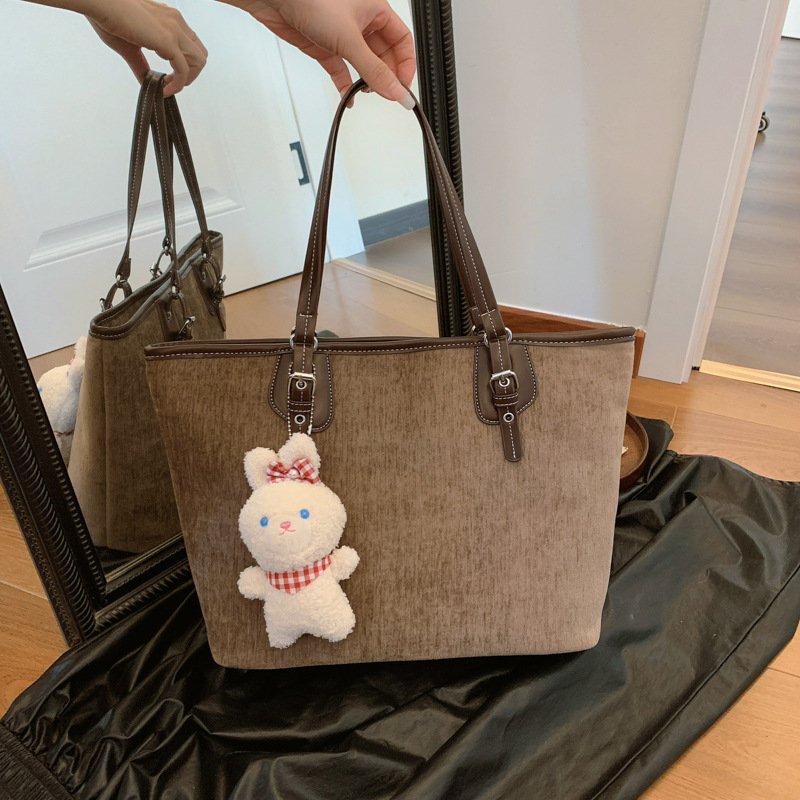 This 2024 retro and fashionable tote bag with multiple compartments and a large shoulder for women, is a versatile commuting and large-capacity bag for work Specification drawing