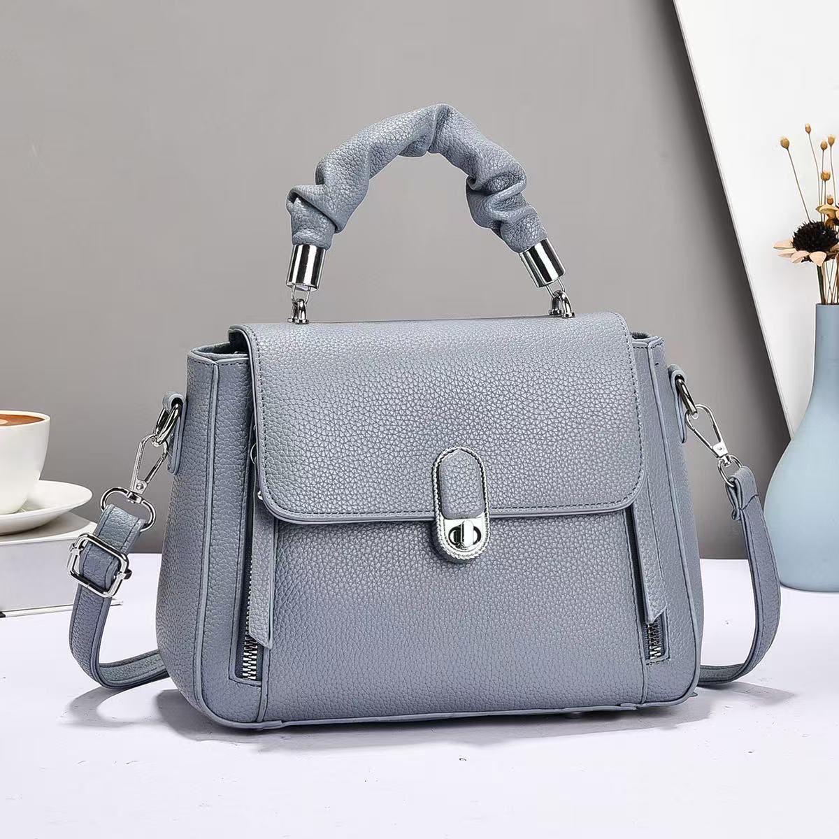 French handbag, cross-border women's bag, new trendy crossbody bag, niche fashion, versatile shoulder bag, casual texture full figure