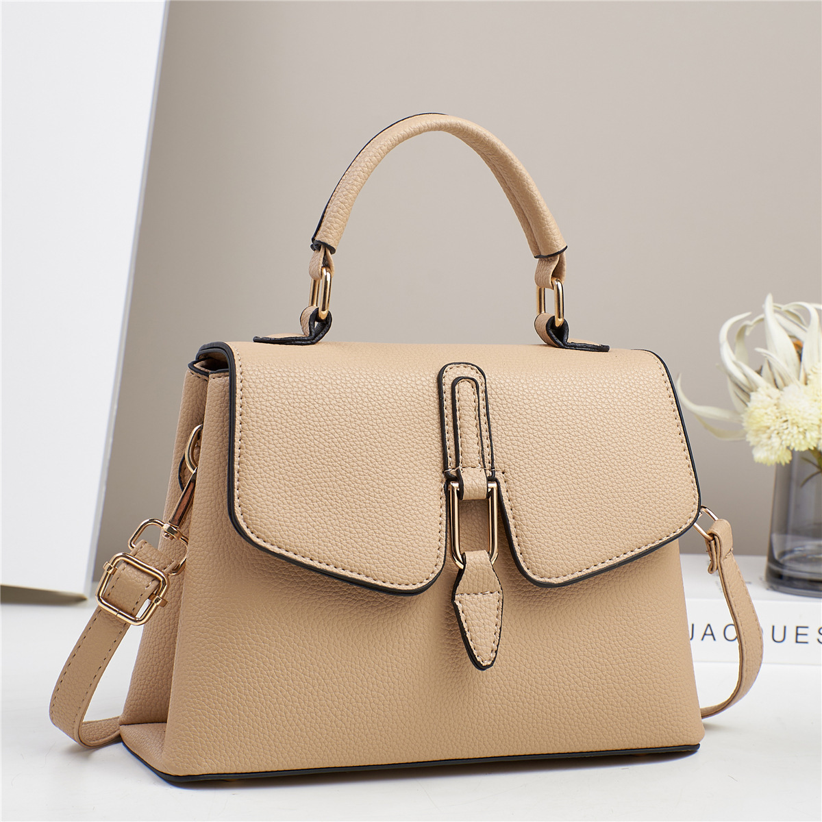 Cross-border foreign trade bag Korean version women's 2025 Fashion handbag, texture single-shoulder crossbody bag women's manufacturer Application Scenario