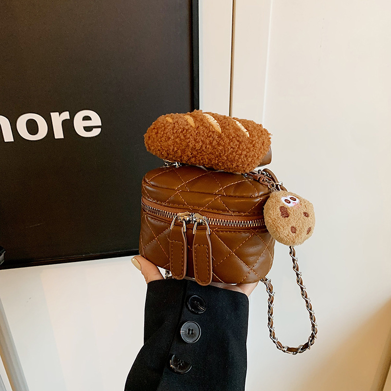 A high-end, niche design mini bag for women, a new 2024 fashionable diamond-shaped chain crossbody bag and hand-held bucket bag details Picture