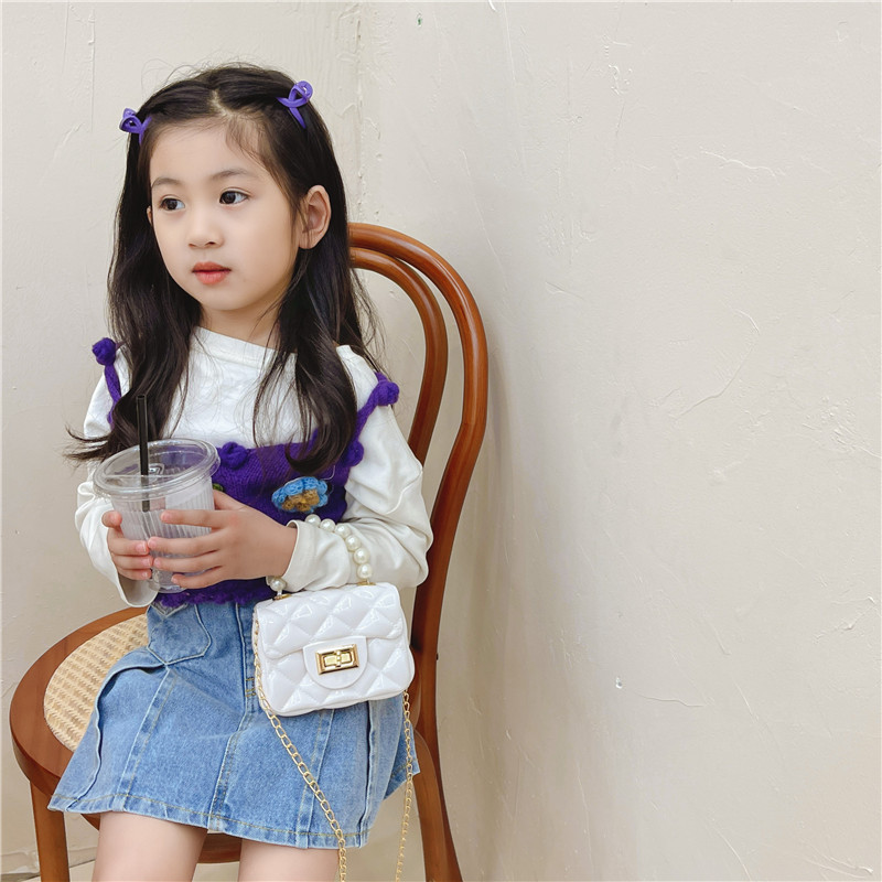 The 2025 new cross-border best-selling jelly bag, hand-held mini bag, children's small bag, and the cute little crossbody bag for internet-famous girls Application Scenario