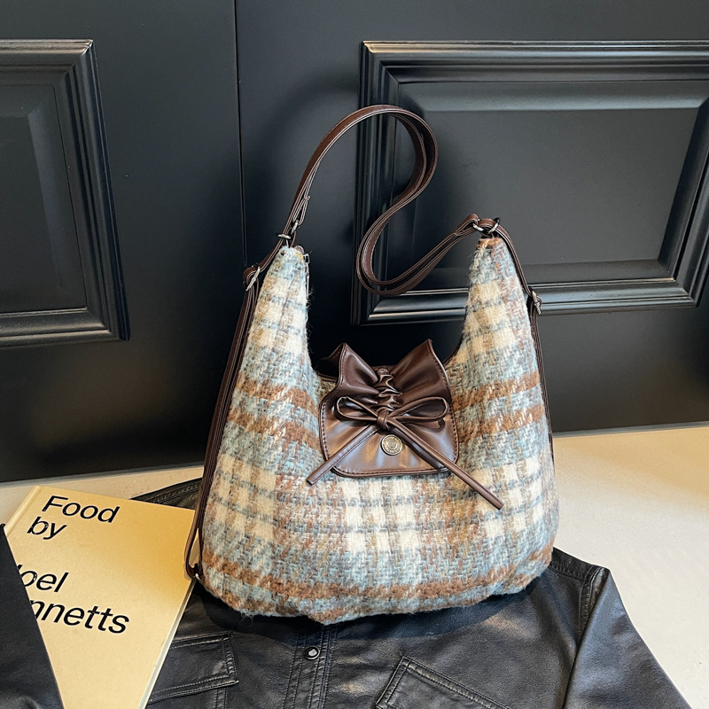 Large-capacity woolen women's backpack, 2024 new commuter fashion versatile backpack, crossbody bag, single-shoulder tote bag details Picture