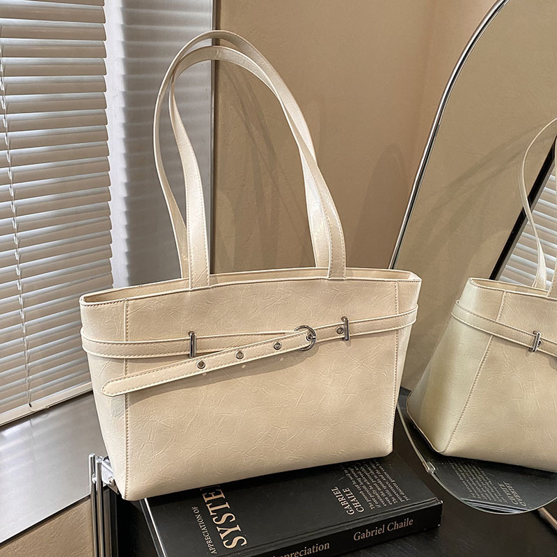 Fashionable commuting bag for women, 2025 New large-capacity single-shoulder bag, high-end quality hand-carry to work, underarm tote bag full figure