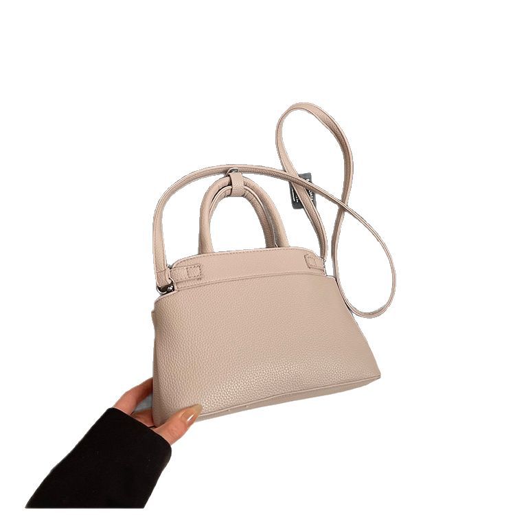 A simple, high-end, trendy crossbody bag for women 2025, a new casual and stylish small square bag, a fashionable and versatile single-shoulder bag Item Picture