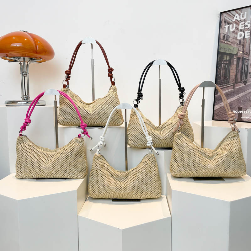 Handmade woven bag for women 2025 Summer New trendy and fashionable straw woven tote bag, large-capacity single-shoulder handbag for women Application Scenario