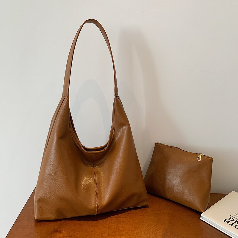 Large-capacity bag for women, retro and versatile for autumn and winter, 2024 new style fashionable single-shoulder bag for women and parents commuting tote bag full figure