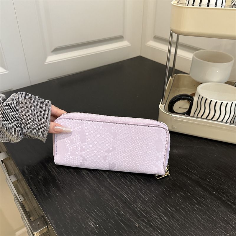 Solid color fashionable and trendy coin purse for women 2025 new simple diamond-shaped long clutch bag, stylish and multi-slot card bag full figure