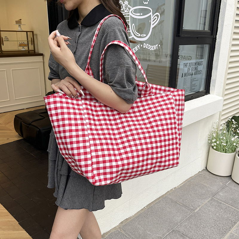 This year, large-capacity checkered canvas tote bags are in vogue. They are summer Instagram fashionable, artistic and laid-back single-shoulder shopping bags Specification drawing