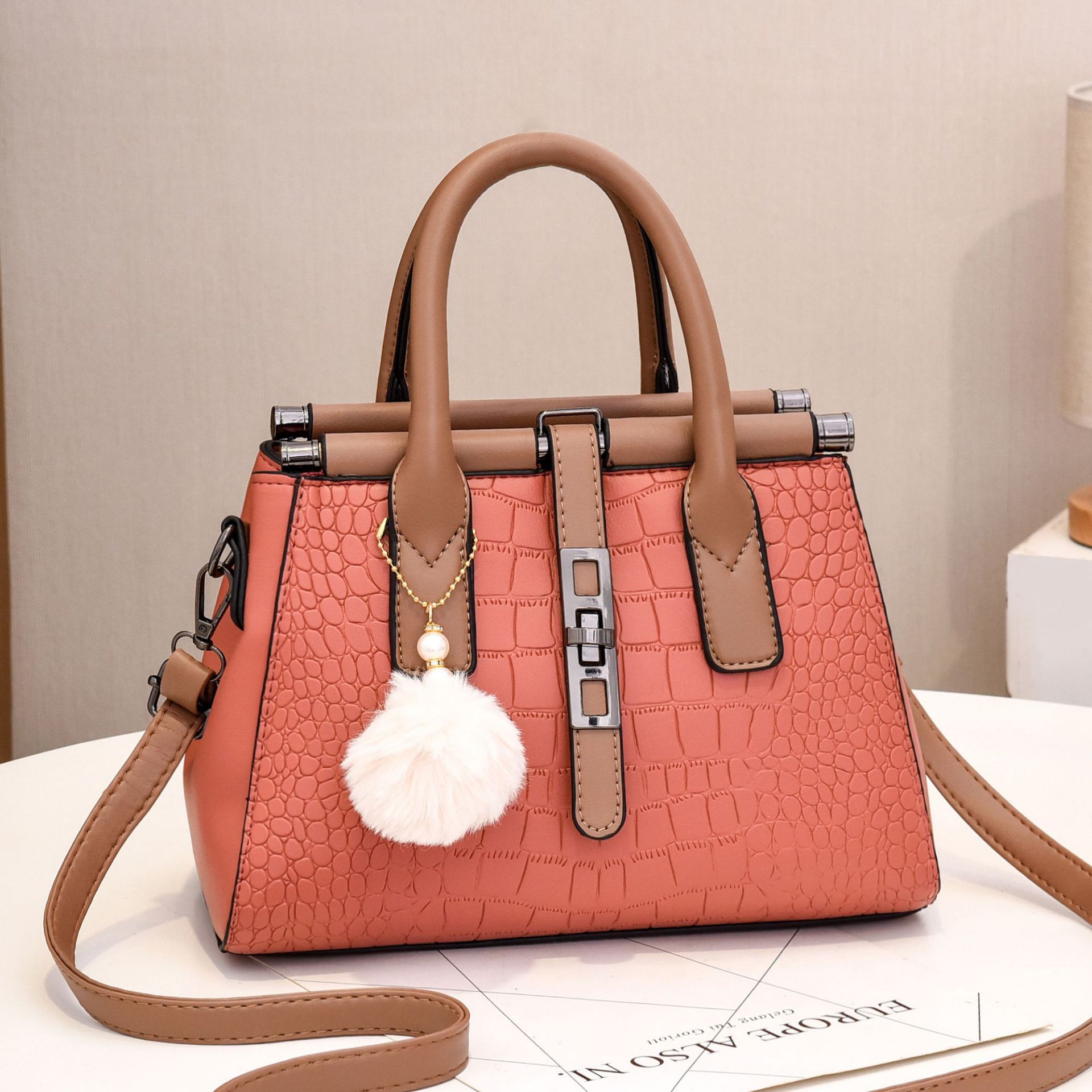 Wholesale PU leather women's bags 2022 new style European and American large bags, fashionable and large-capacity trendy women's handbags, single-shoulder consignment Item Picture