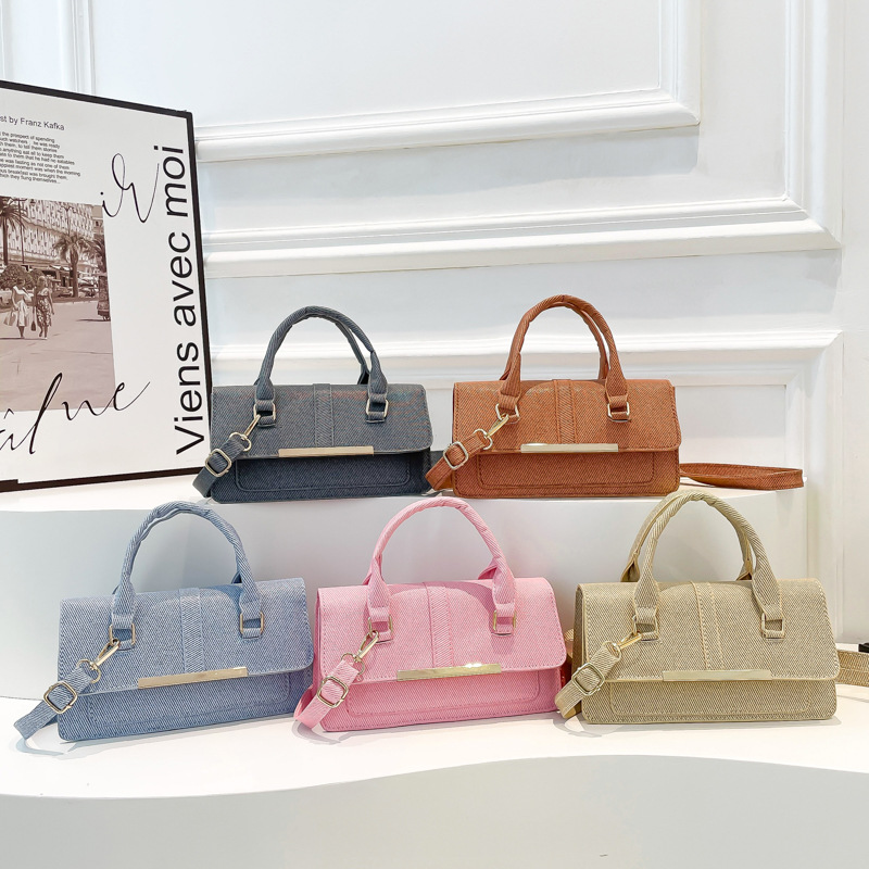 French simple, stylish and high-end texture women's bag, new trendy handbag for Spring/Summer 2025, single-shoulder crossbody bag Application Scenario