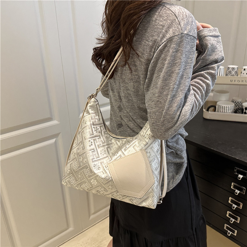 Niche and simple design backpack 2025, a fresh and elegant women's bag, casual, fashionable and versatile shoulder bag, crossbody bag Specification drawing