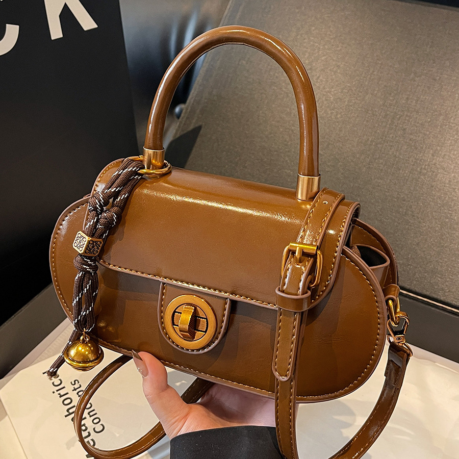 High-end bowling bag for women, 2024 new retro and trendy single-shoulder bag, high-end quality and fashionable crossbody bag full figure