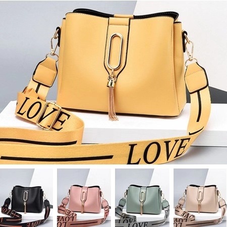 2022 New Korean fashion women's bag, single-shoulder crossbody bag, versatile, pure trendy color casual handbag details Picture