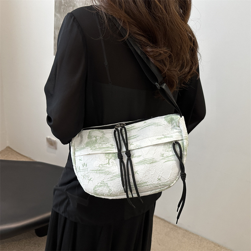 Korean style Instagram personalized large-capacity commuter single-shoulder bag for women 2024 autumn and winter, versatile for commuting to work crossbody bag details Picture
