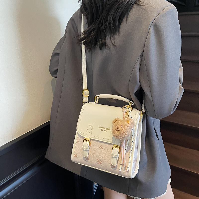2025 New fashionable and versatile handbag, women's large-capacity single-shoulder bag, niche crossbody bag, printed trendy backpack Specification drawing