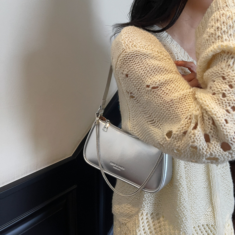 Women's chain crescent moon bag, versatile underarm bag, 2025 new light luxury shoulder bag, niche high-end crossbody bag Specification drawing