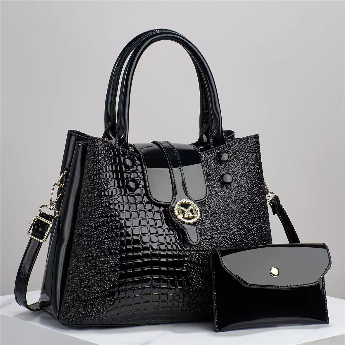 Single-shoulder manufacturer's fashionable handbag for export, elegant ladies' crossbody bag 2023 new style, versatile mom's bag for summer details Picture