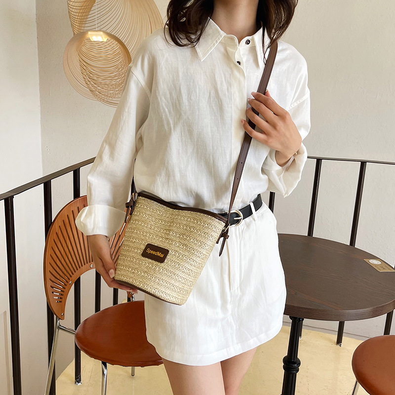 2025 New style fashionable single-shoulder bag, casual woven bag, girls' cute summer beach vacation bag, quality bucket bag details Picture