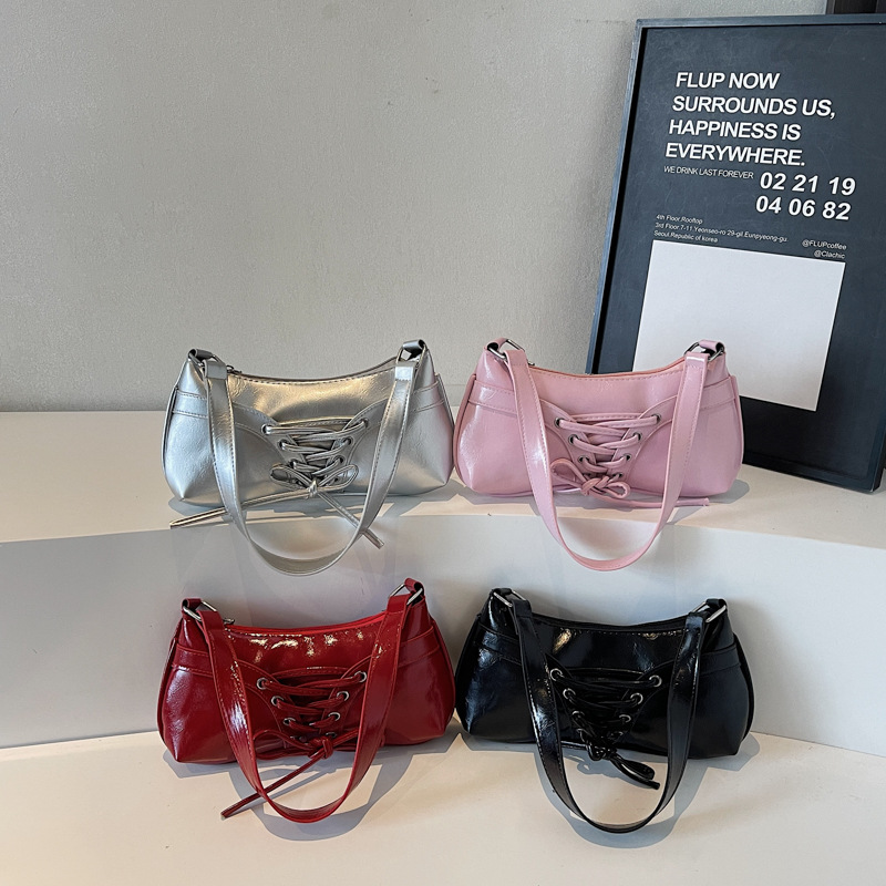 A niche and high-end bow bag for women in the summer of 2025, a stylish single-shoulder bag that is versatile and sweet and cool Application Scenario