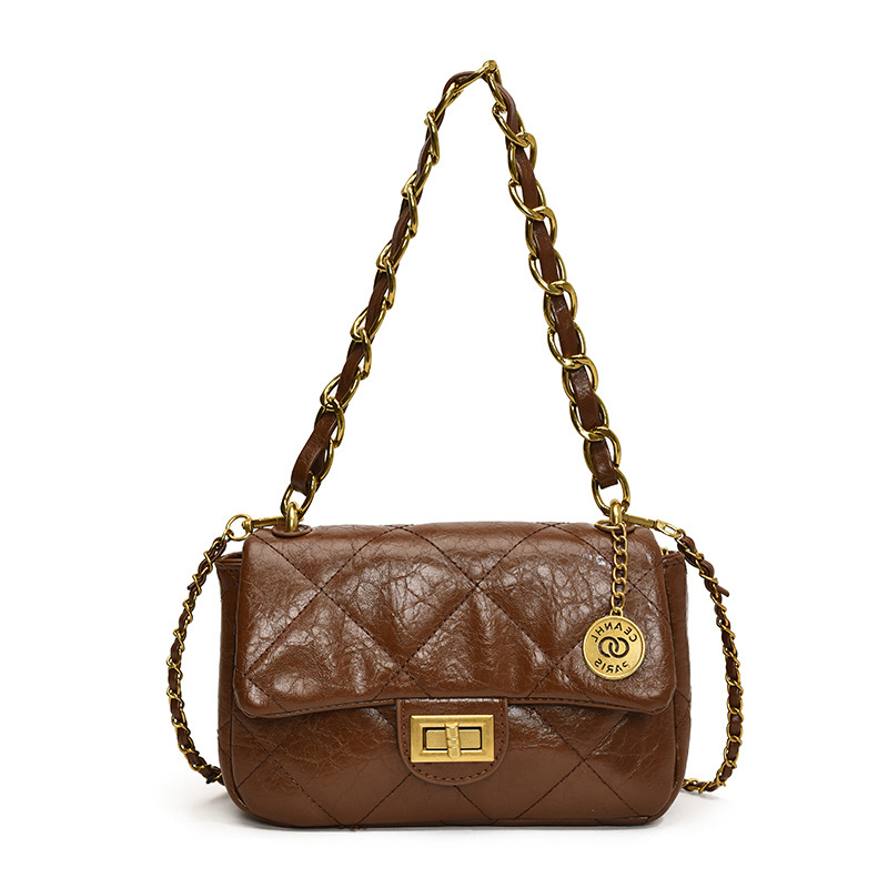 This is a trendy and versatile crossbody bag with a small chanel-style pleated shoulder, a fashionable diamond-shaped chain bag, and a new 2024 small bag for women Item Picture