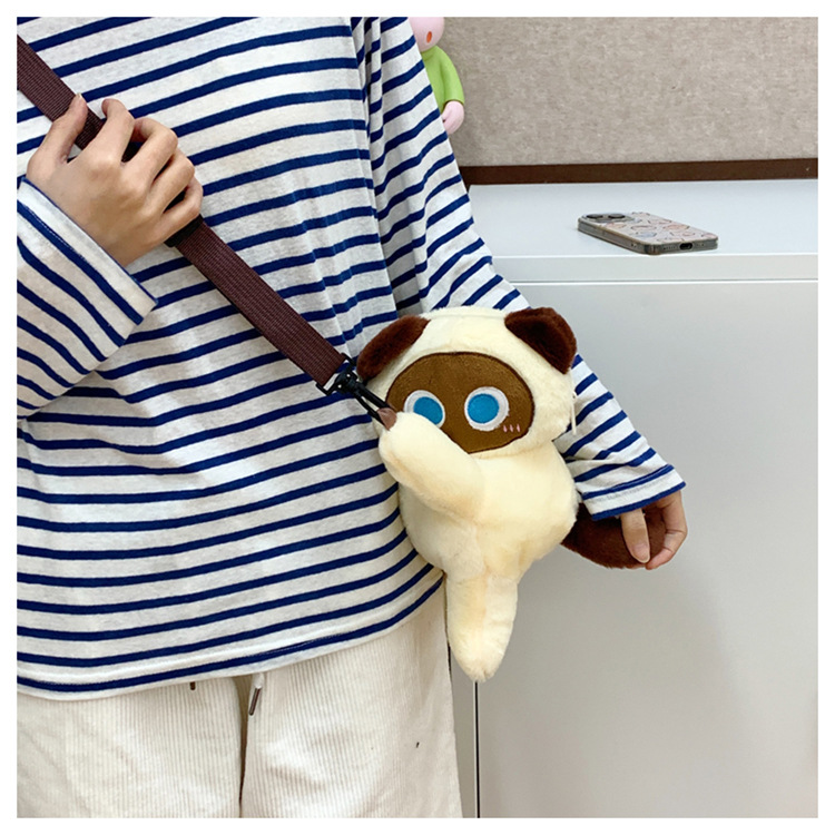 A large-capacity, girlish single-shoulder storage bag featuring a plush toy doll with a slant straddle in a cartoon style Specification drawing