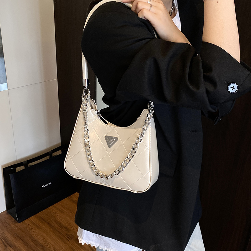 Cross-border retro fashion diamond-shaped chain underarm bag for women 2025 new style, trendy, stylish, versatile and casual single-shoulder bag details Picture