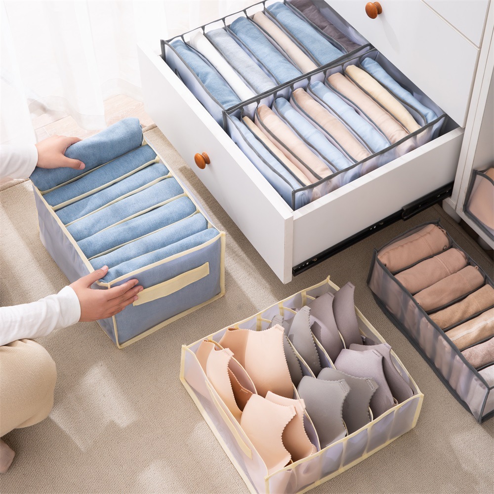 Clothing storage bag, drawer-type underwear storage, mesh compartments storage bag, hand-held pants, folding board, five-piece set Specification drawing