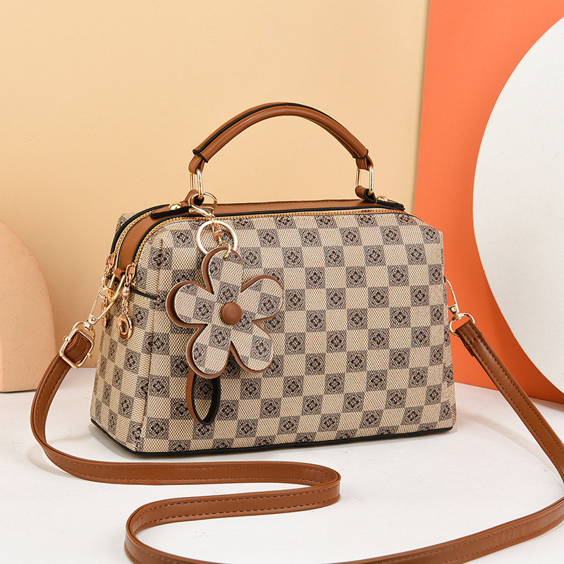 The 2025 new stylish large-capacity hand-held pillow bag, versatile single-shoulder crossbody bag for women, small square and trendy full figure