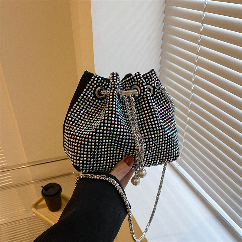 Diamond-encrusted drawstring bucket bag for women, 2023 new style bright diamond water diamond full diamond bag, bestseller, high-end chain crossbody bag details Picture