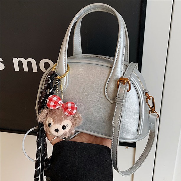 Stylish and fashionable hand-held pillow bag for women, 2025 new casual soft leather single-shoulder shell bag, trendy commuting crossbody bag full figure