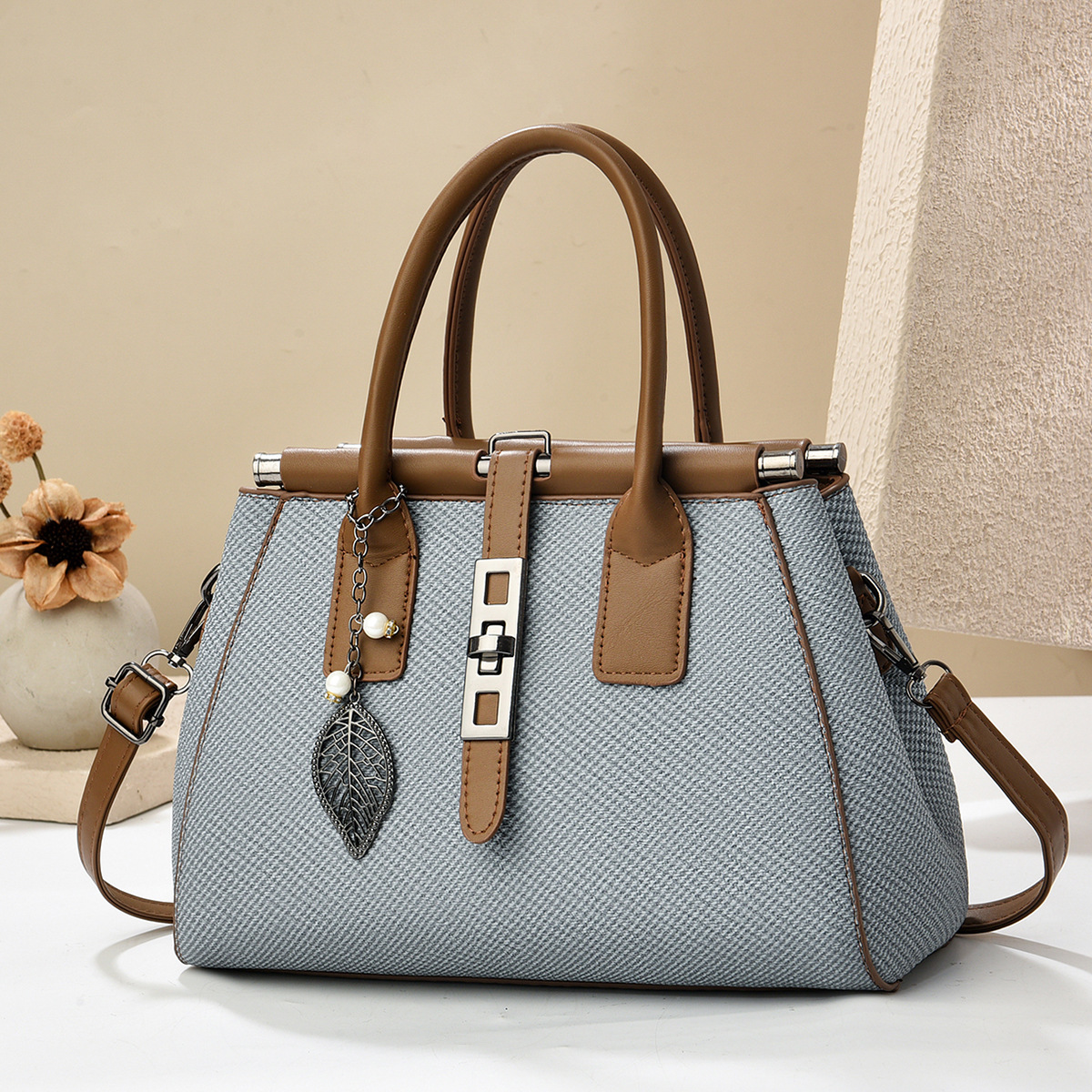 Cross-border foreign trade 2025 new style handbags, women's bags, fashionable and versatile, single-shoulder crossbody large bags, one-piece consignment Specification drawing