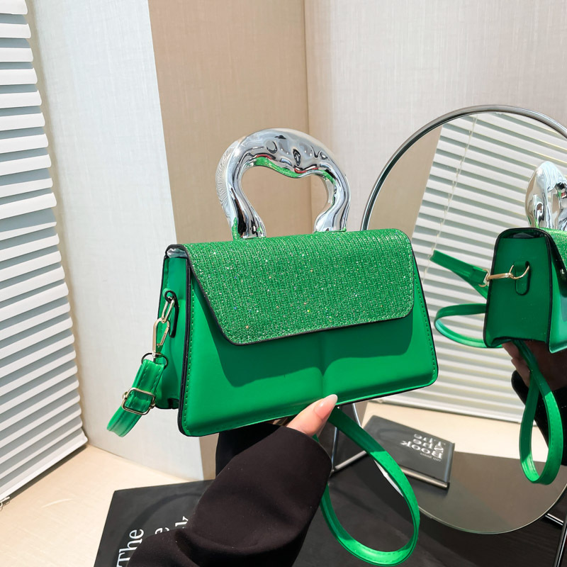 Retro versatile women's bag, high-end and niche design, Spring 2025 single-shoulder bag, trendy and fashionable underarm bag, crossbody bag full figure