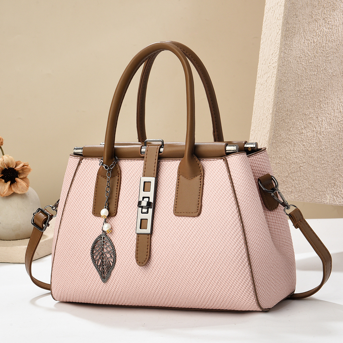 Cross-border foreign trade 2025 new style handbags, women's bags, fashionable and versatile, single-shoulder crossbody large bags, one-piece consignment details Picture