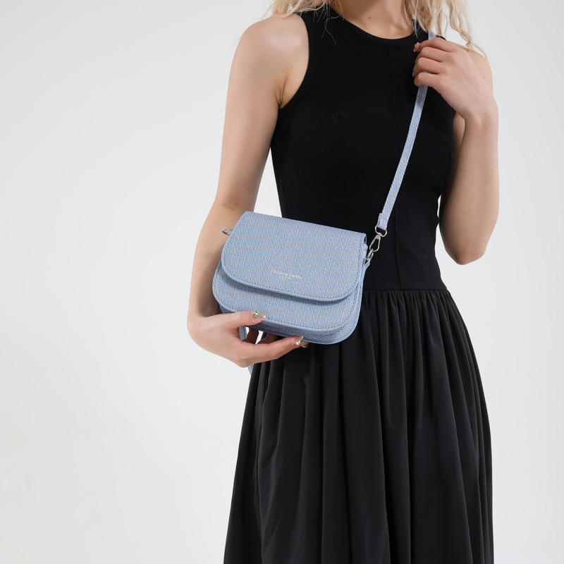 The new Spring 2025 saddle bag, single-shoulder crossbody bag, is a fashionable, simple and niche women's bag that has become a cross-border trend Specification drawing