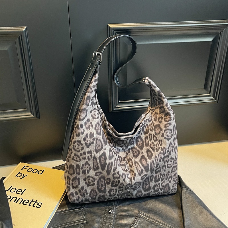 Retro and fashionable leopard print tote bag for women, Korean style trendy casual large-capacity single-shoulder bag, 2024 new versatile women's bag details Picture