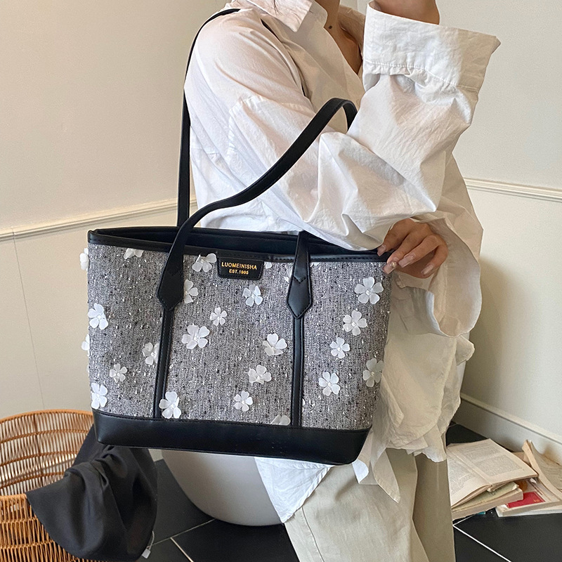 2025 New high-quality women's bag, fashionable tote bag, casual printed large-capacity underarm bag, sweet and versatile single-shoulder bag Specification drawing
