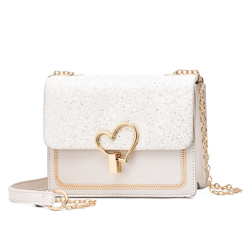 The 2022 new trendy Korean-style chain fashion shiny leather small square bag is chic and stylish. It's a single-shoulder crossbody bag Item Picture