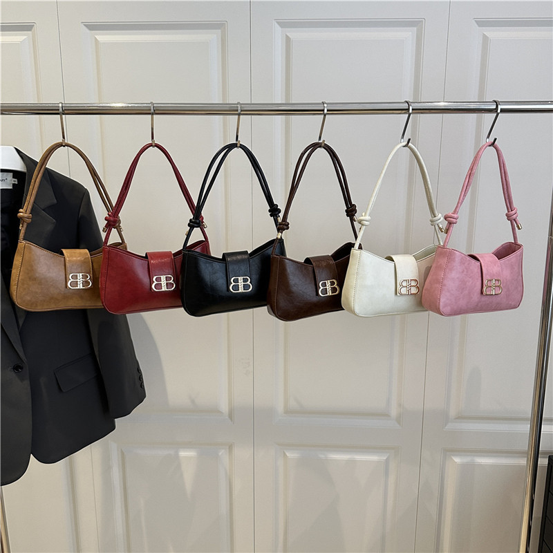 Fashionable French commuter bag, new underarm bag, women's bag, retro niche, versatile single-shoulder bag, hand-held crossbody bag Application Scenario